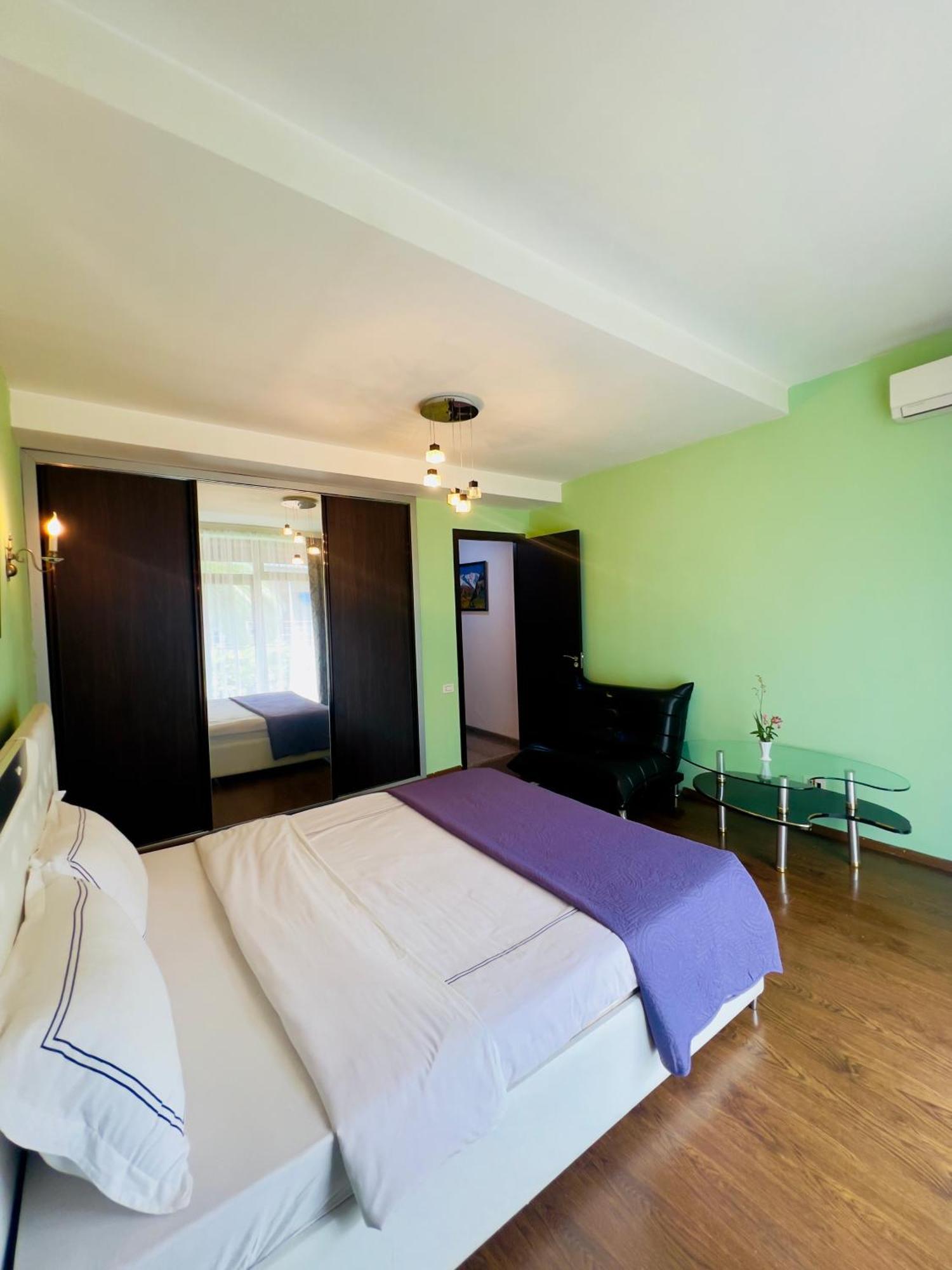 Apartment Maisi Batumi Luaran gambar