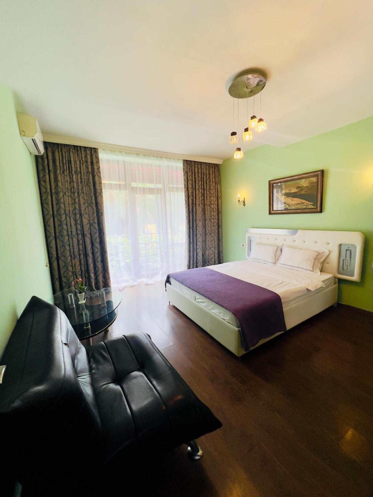 Apartment Maisi Batumi Luaran gambar