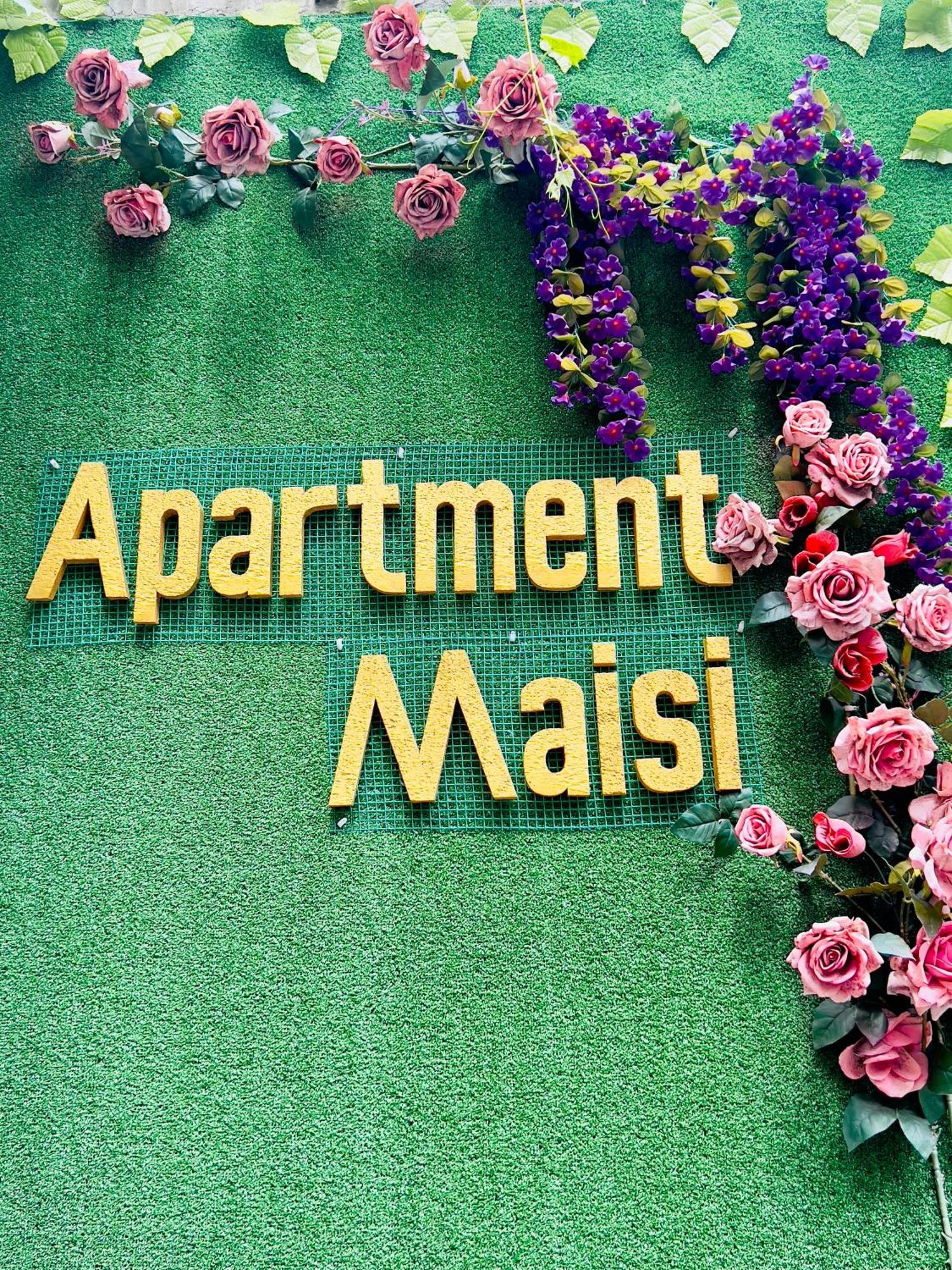 Apartment Maisi Batumi Luaran gambar