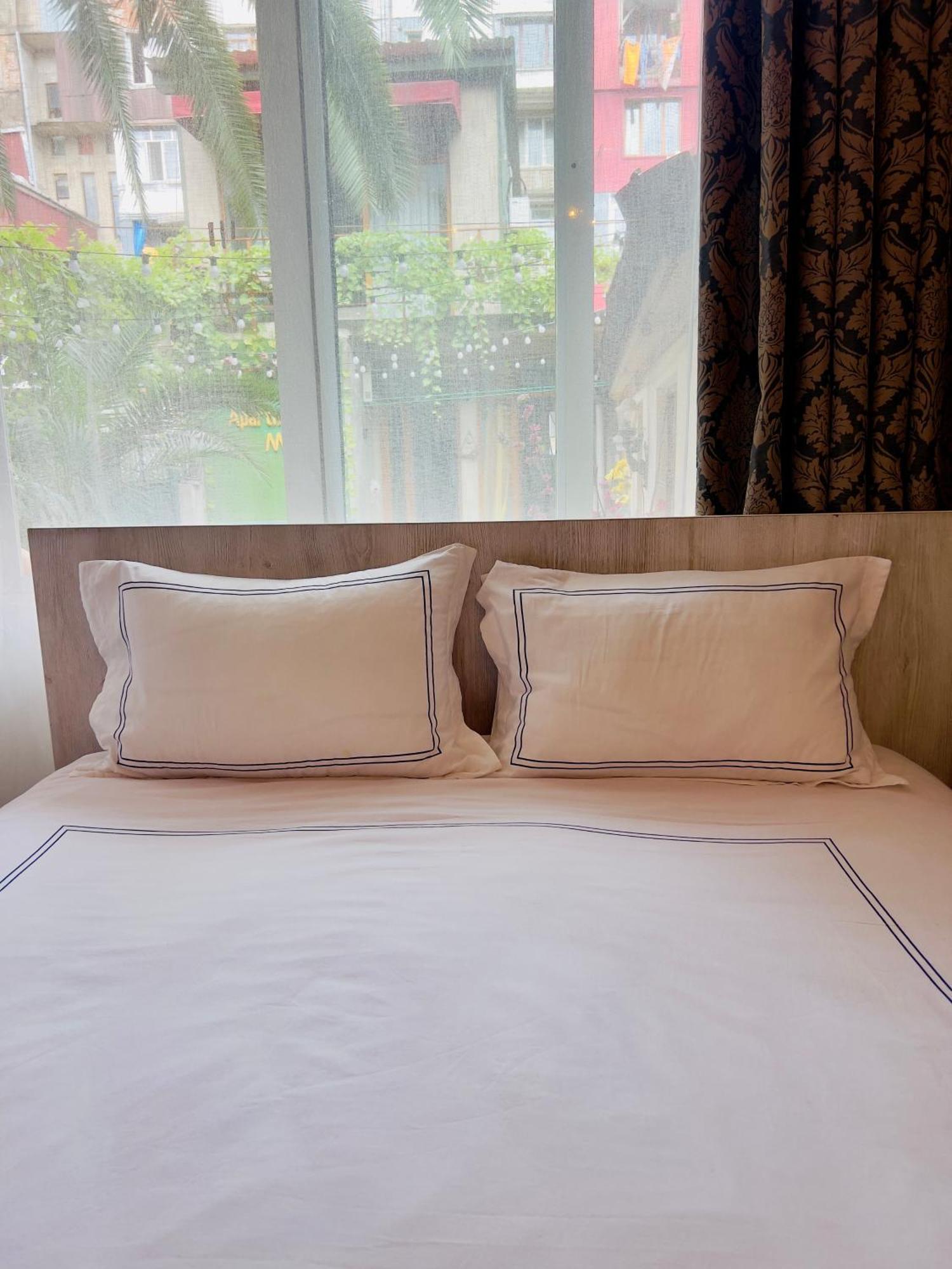 Apartment Maisi Batumi Luaran gambar